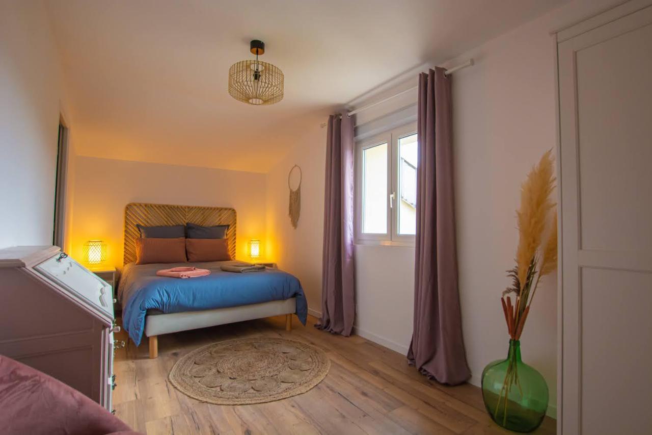 Emilie Une Nuit - 3 Chambres Au 2E Etage - Maison Avec Chats Vandieres  Экстерьер фото