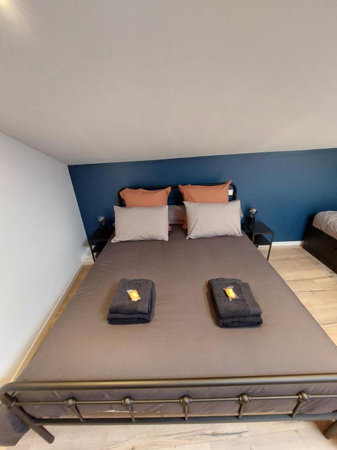 Emilie Une Nuit - 3 Chambres Au 2E Etage - Maison Avec Chats Vandieres  Экстерьер фото